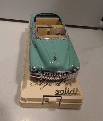 Solido Age d'or Buick Super Cabriolet 1950 Green Diecast Car Model