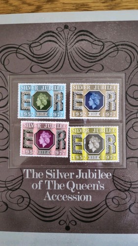Queen Elizabeth II Silver Jubilee Commemorative Stamps And Collectors Booklet - Picture 2 of 4