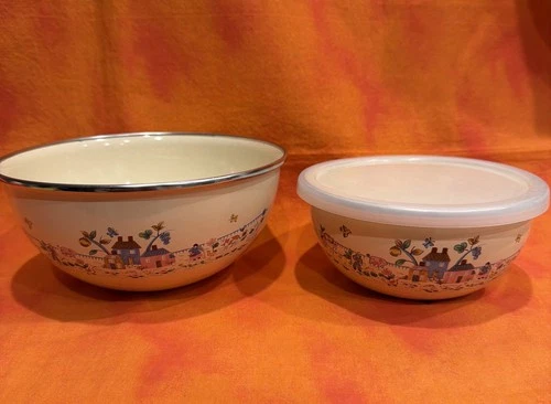 Vintage Set of 2 International Heartland Farmhouse Enamelware Mixing Bowls Lid