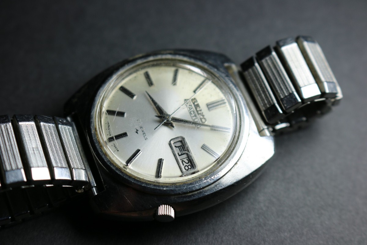 Vintage Seiko 5 Actus 21 Jewels wrist watch 7019-7000 031610