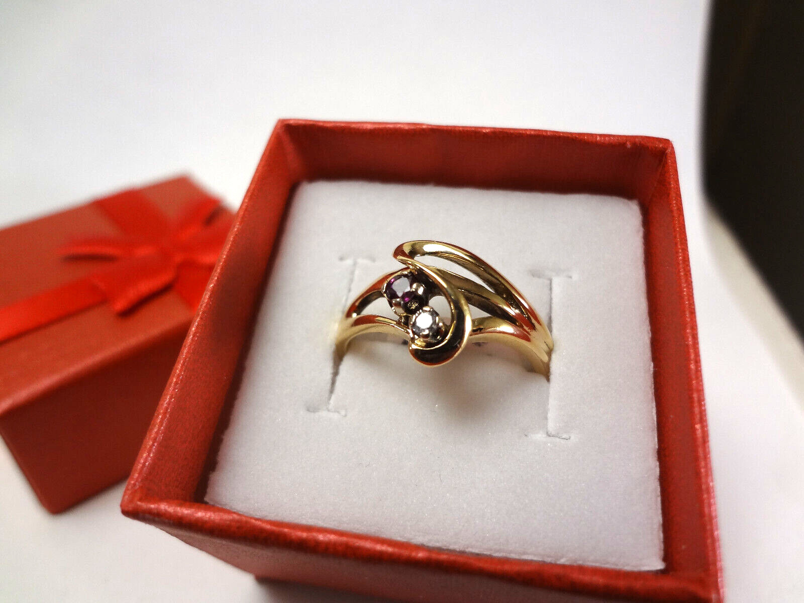 14K SOLID GOLD - NATURAL RUBY AND DIAMOND RING  -… - image 2