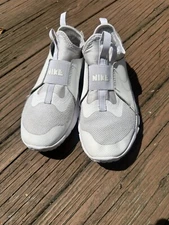 Nike Flex Runner 2 PSV Unisex Shoes Gray/White, Size 6 Youth/ 7.5 Woman