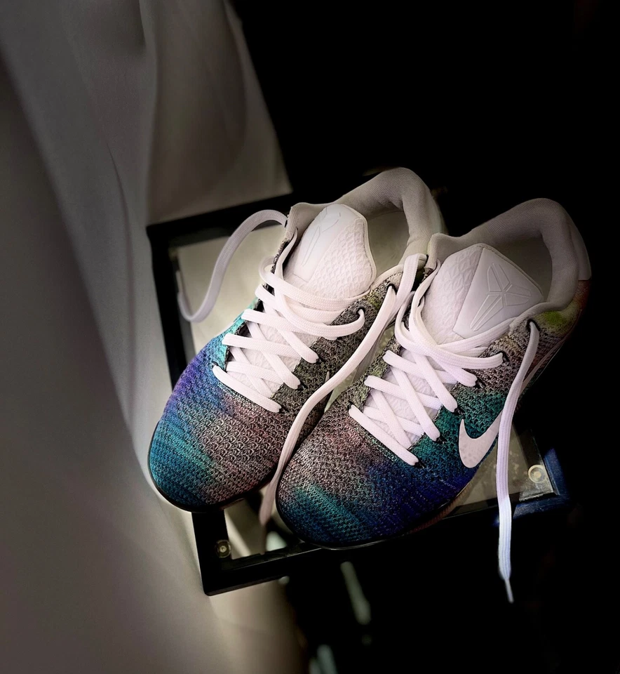 【855885-992】- NIKE KOBE XI 11 ELITE LOW ID СЕВЕРНОЕ СИЯНИЕ все звезды размер 8 - Изображение 3 из 4