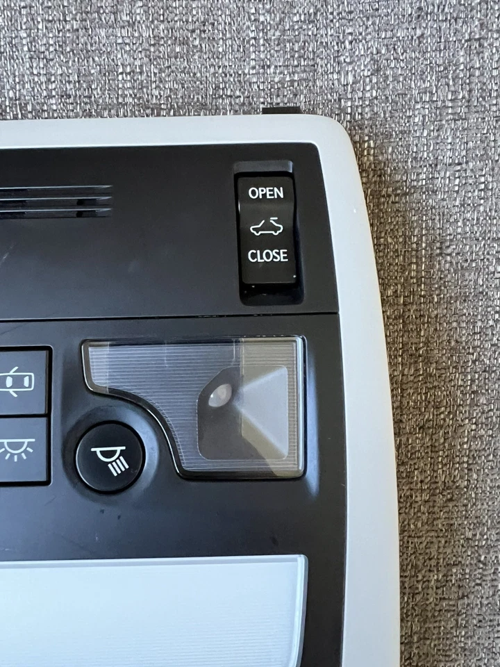 ⭐⭐ 15-20 雷克萨斯 GS200t GS350 GS450h 原始设备制造商地图灯 8120630190A0⭐⭐ — 第 4/4 张图片