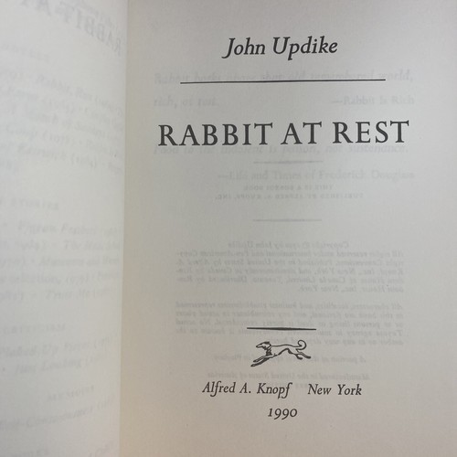 John Updike Rabbit At Rest Signed - Alfred A. Knopf 1990 w/ Box Case - Picture 4 of 6