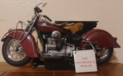 Indian Motorcycle スタジャン L FRANKLIN MINT 1942 INDIAN Motorcycle 442. 1/10 Scale With