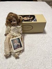 Bambola porcellana “Clarissa” nuova con scatola nuova con etichetta Le Bambole di Arianna fatta a mano Italia 8”