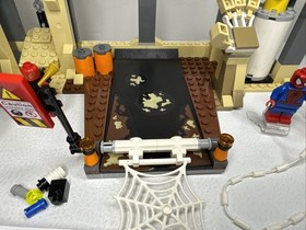 Lego 76037 Marvel Super Heroes Rhino and Sandman Team-up  Incomplete
