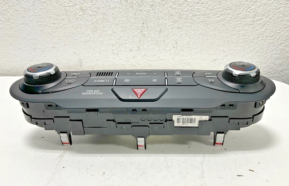 2017 起亚索伦托自动温度气候控制 97250C6510 原始设备制造商 — 第 4/4 张图片