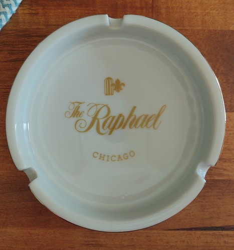 The Raphael Hotel Chicago Vintage Ashtray - 第 1/3 張圖片