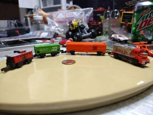 Trenes modelo plástico Galoob
