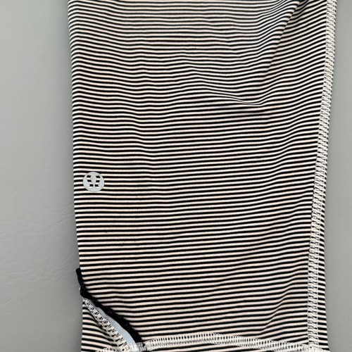 Lululemon Striped Crop Leggings Athletic Yoga Pants Activewear Black Pink 8 - Picture 4 of 5