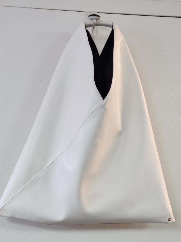 MM6 MAISON MARGIELA Japanese Bag Tote White Faux-Leather MM6 MAISON MARGIELA Japanese Bag Tote White Faux-Leather