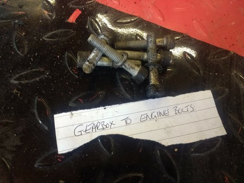 BMW K100 LT ABS 1990 GETRIEBE ZU MOTOR BEFESTIGUNGSSCHRAUBEN