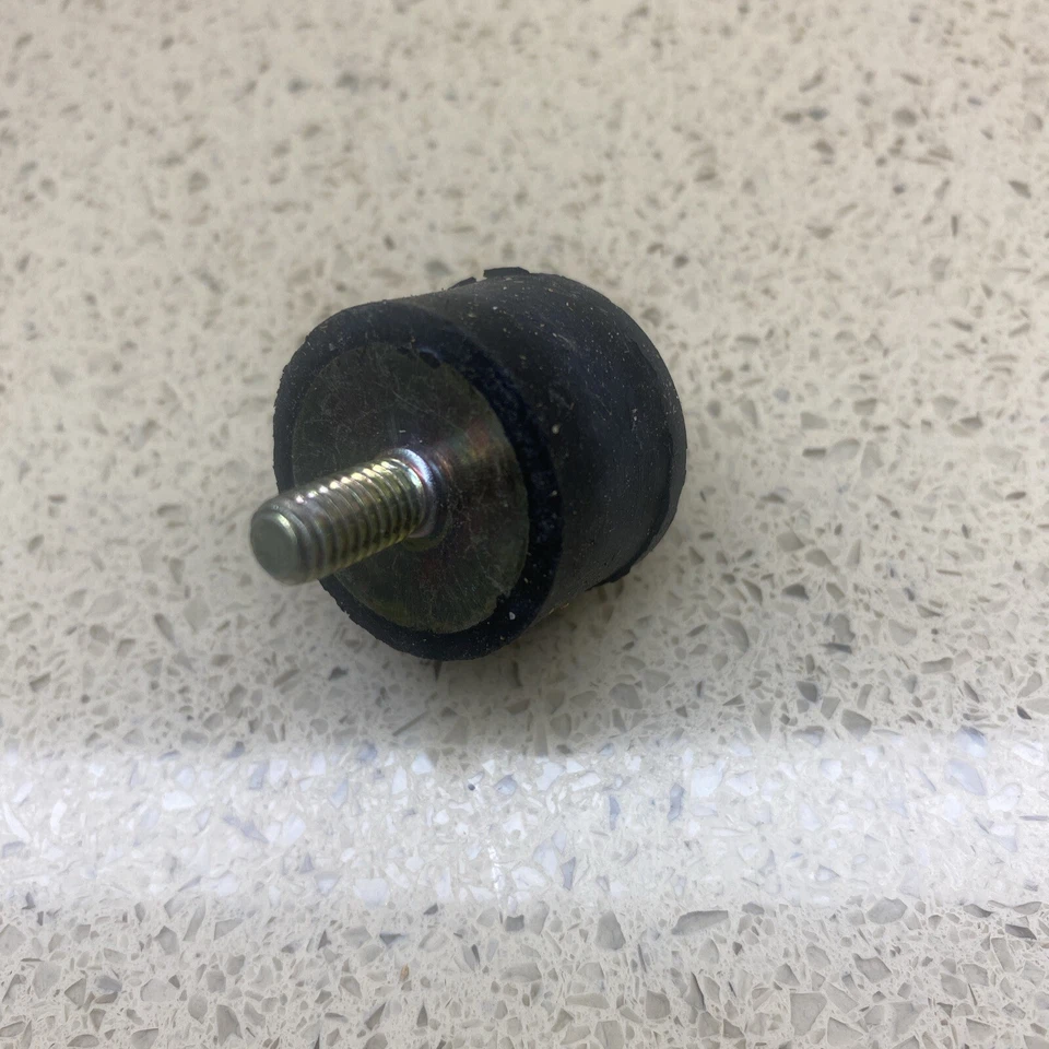 NUEVO 77-85 MERCEDES BENZ 240 300 FILTRO AIRE LIMPIADOR CARCASA MONTAJE PIEZA 6179880111 Foto 2 de 4