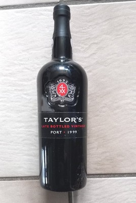 Taylor's Fladgate alter Port Portwein Late Bottled Vintage in Oporto 1999