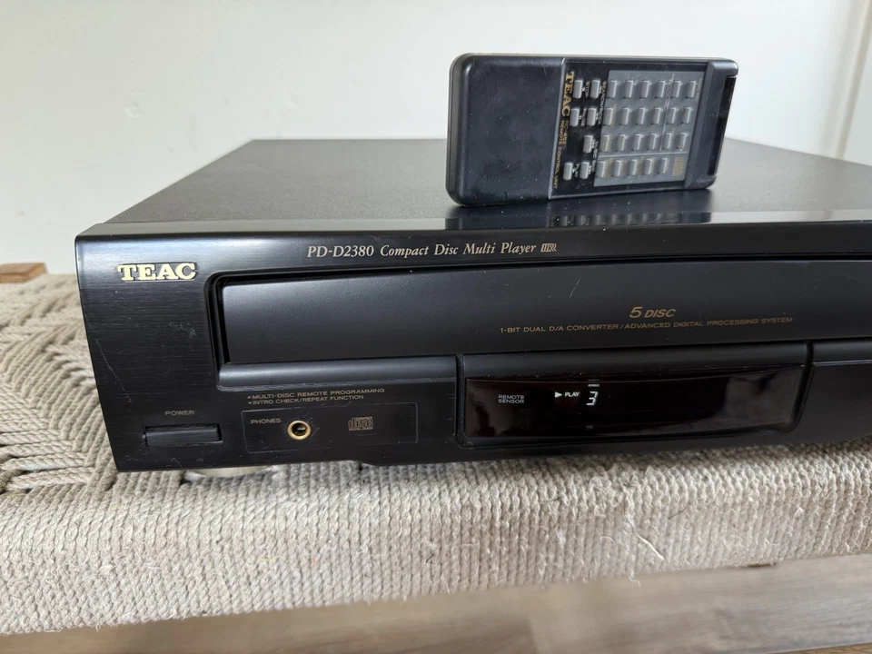 🍊Vintage 1999 TEAC 5-Disc CD Compact Changer Player | PD-D2380 POWERS ON! - Image 4 of 4