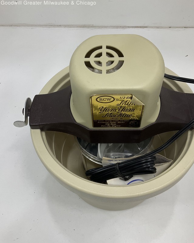 Vintage Richmond Cedar Works "Mini Yum Yum" Electric Ice Cream Maker Tested