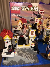 Vintage LEGO Pirates: Imperial Trading Post (6277) Mostly Complete