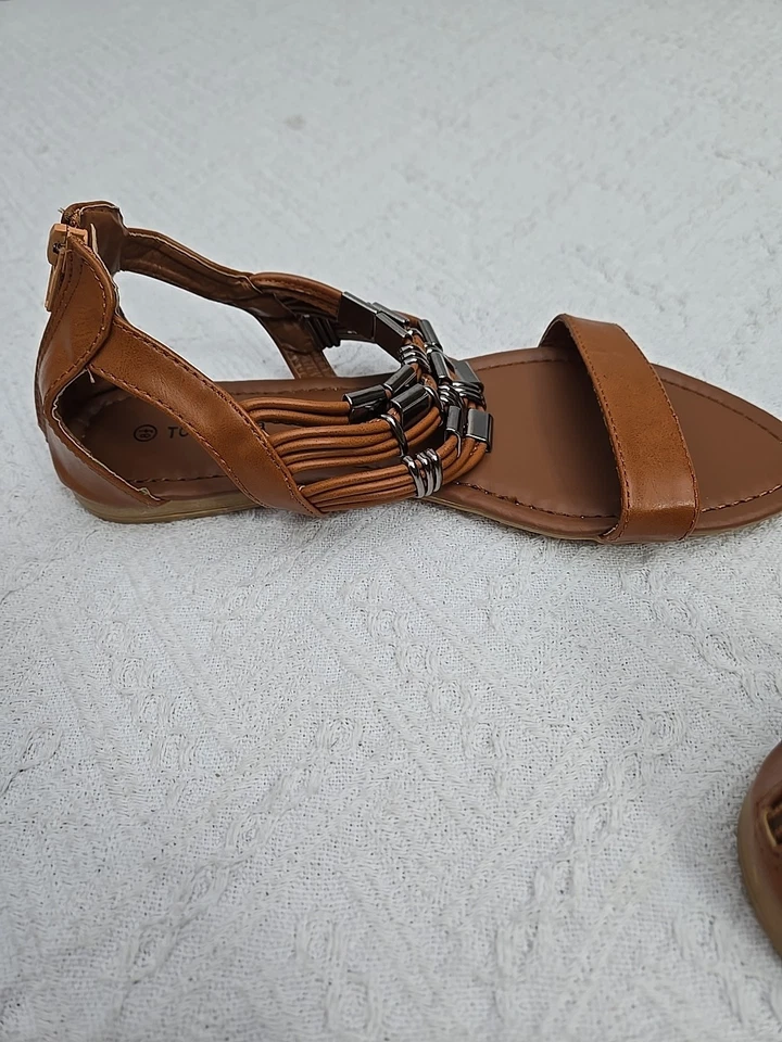 TOP MODA FLATS Silver Metal Decor Ankle Strap Back Zip Size 8.5 Boho Fairycore - Image 2 of 4