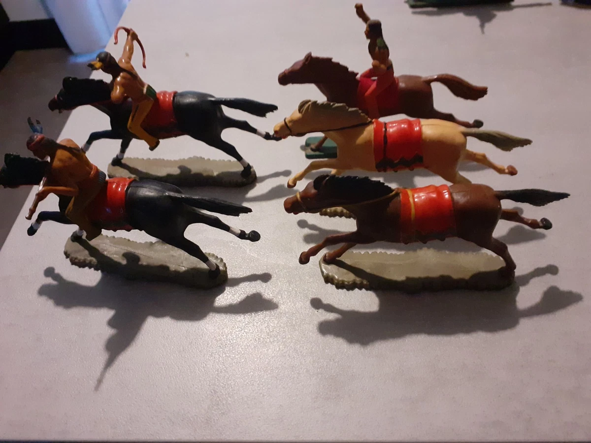 Figurine Starlux série moyen age choc - cavalier avec fléau et casque