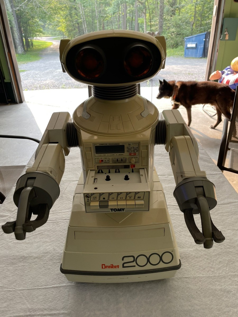 TOMY Omnibot 2000 Robot With Remote for Parts and Restoration 1986