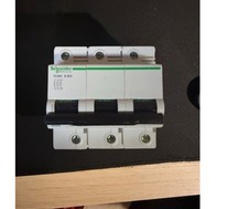 SCHNEIDER 80 AMP B CURVE 15kA TRIPLE POLE MCB CIRCUIT BREAKER C120H A9N18424