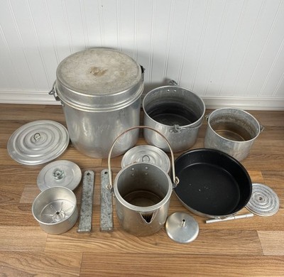 Vintage Mirro Holiday 14 Piece Compact Camp Set M-4355-55 Kettle Plates READ