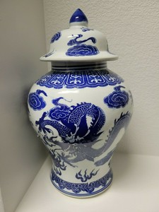 Antique Chinese blue & white rare 5 claw dragon vase jar with lid & Seal mark