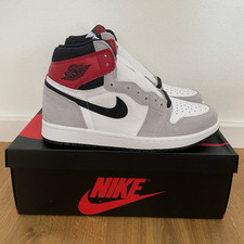 Air Jordan 1 Retro High OG Light Smoke Grey S...