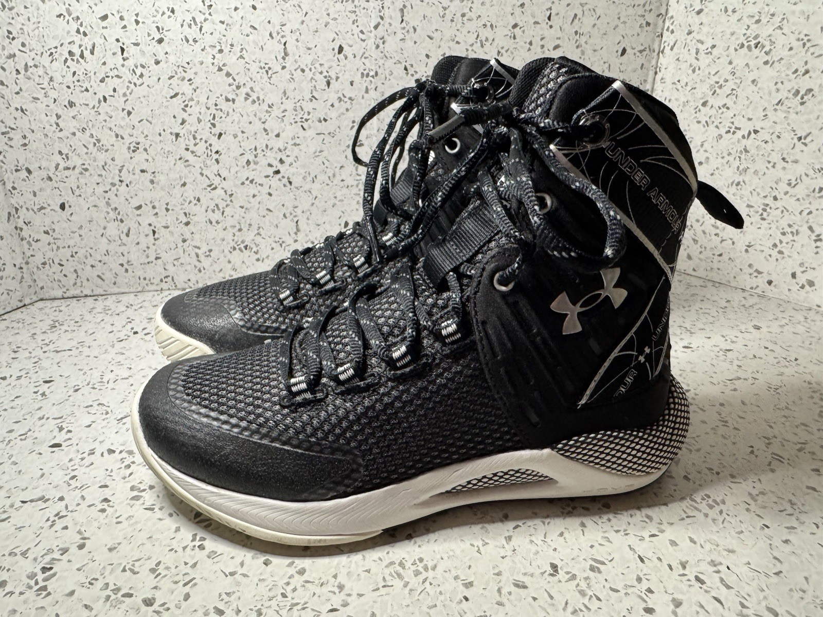 Under Armour Highlight Ace HOVR Shoes Womens Size 5 Black Hi