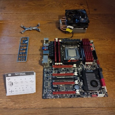 ASUS Rampage IV Extreme, i7-3960X, 48GB RAM, Hyper 212 EVO Cooler