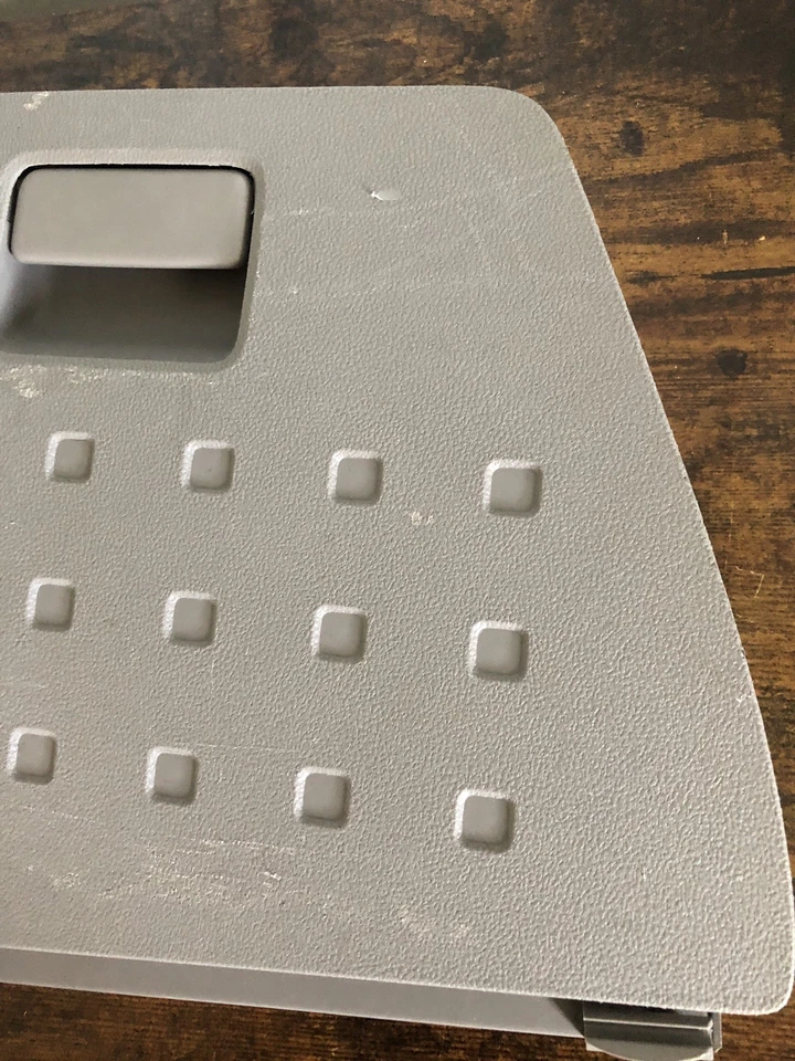 Honda Pilot 2009-2015 OEM maletero de carga lado izquierdo compartimento de almacenamiento cubierta de puerta Foto 3 de 4