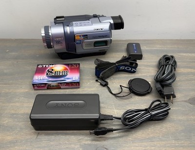 Sony DCR-TRV240 Digital 8 HandyCam Camcorder With Accessories Tested Working!