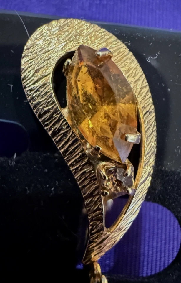 Pendientes de clip colgantes chapados en oro con ágata, citrino, peridoto y pedrería Foto 3 de 4