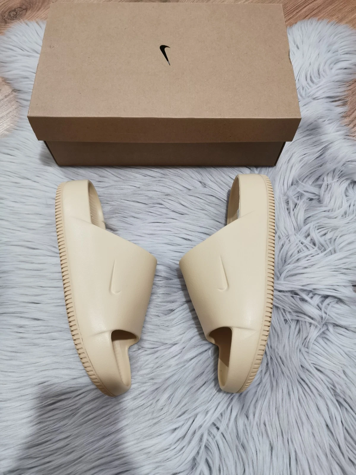 Scivoli Nike Calm da donna taglia UK4 5 EUR38 lunghezza 24 cm. Nuovo Con Scatola!