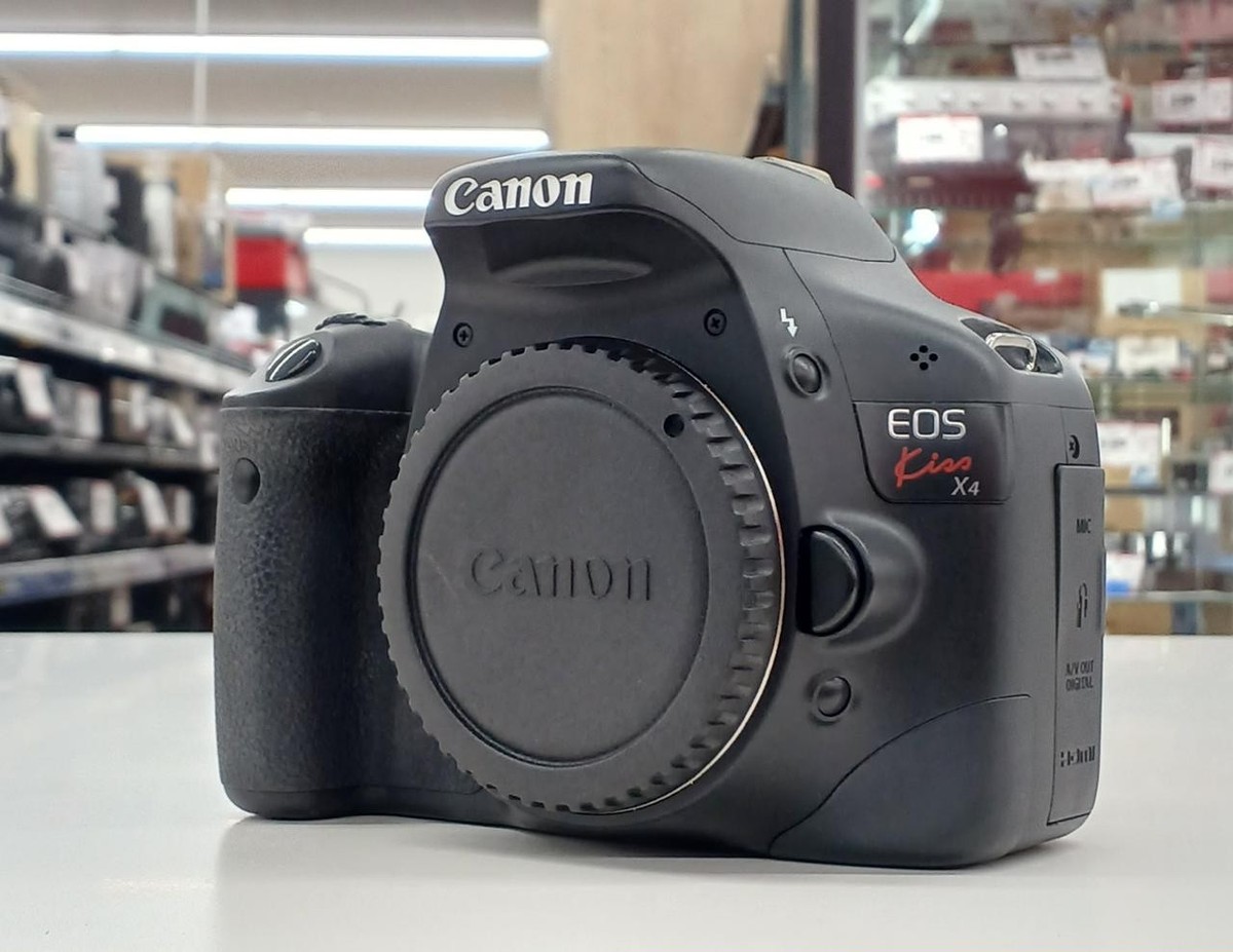 Canon EOS Kiss X4 18MP + EF-S 18-55mm IS Lens Kit w/ Box Good