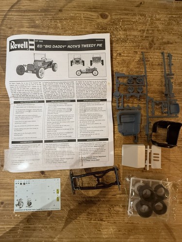 Revell Authentic Kit Ed 