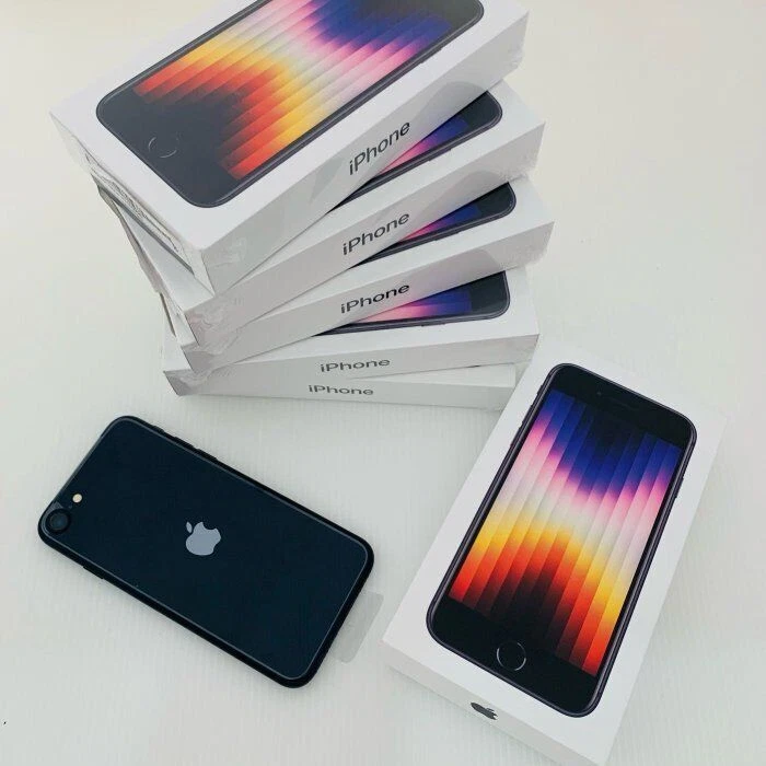 Apple iPhone SE (2022) 4G Unlocked Good Condition, photo 1 of 3