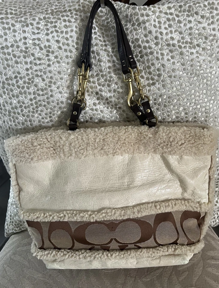 Coach Off White Fur Lined Handbag Purse with Matching Wristlet and Wallet Set - Image 2 of 4
