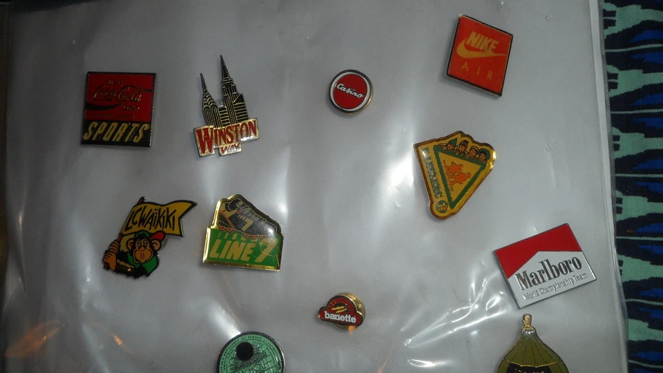 LOT 160 PIN'S DANS CLASSEUR VINTAGE ANNEE 1980/1990,PUB SPORT REGIONS JEUX OM... - Photo 4/4