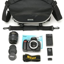Nikon D40 6.1MP Digital SLR Camera w/ 18-55mm G II DX Lens: SC   3,900