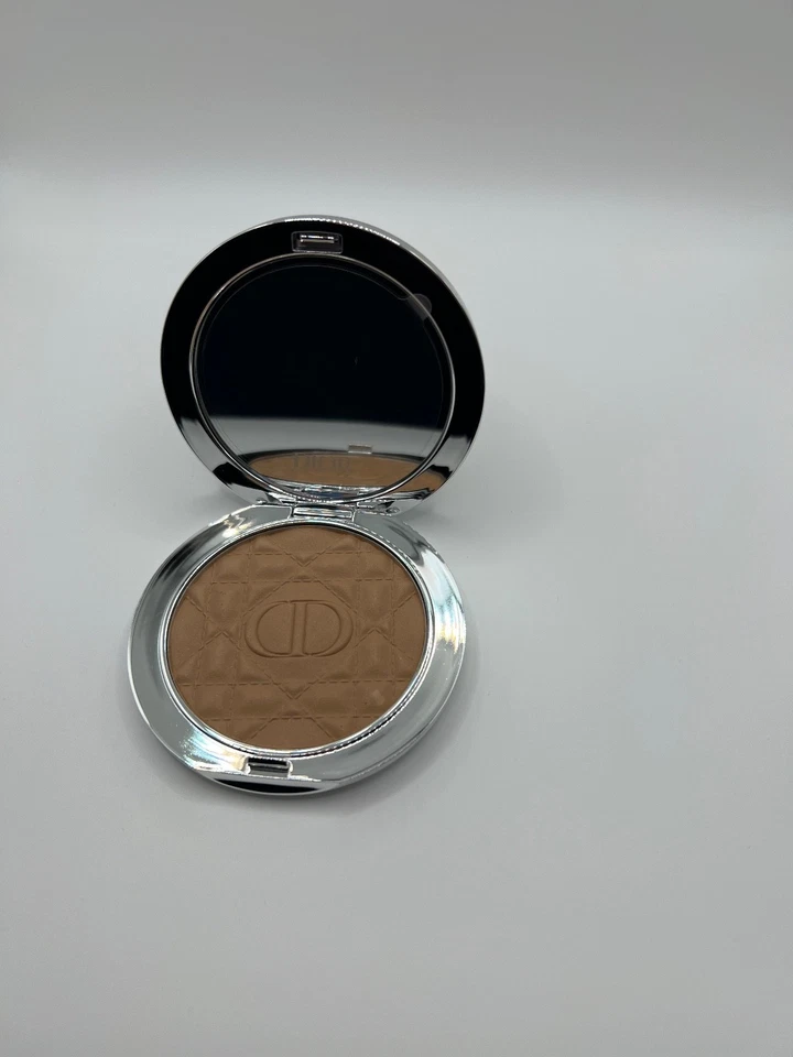 Dior Forever Nude Bronze – Terra in polvere dal finish glow naturale o mat 04 Wa - Image 3 of 4