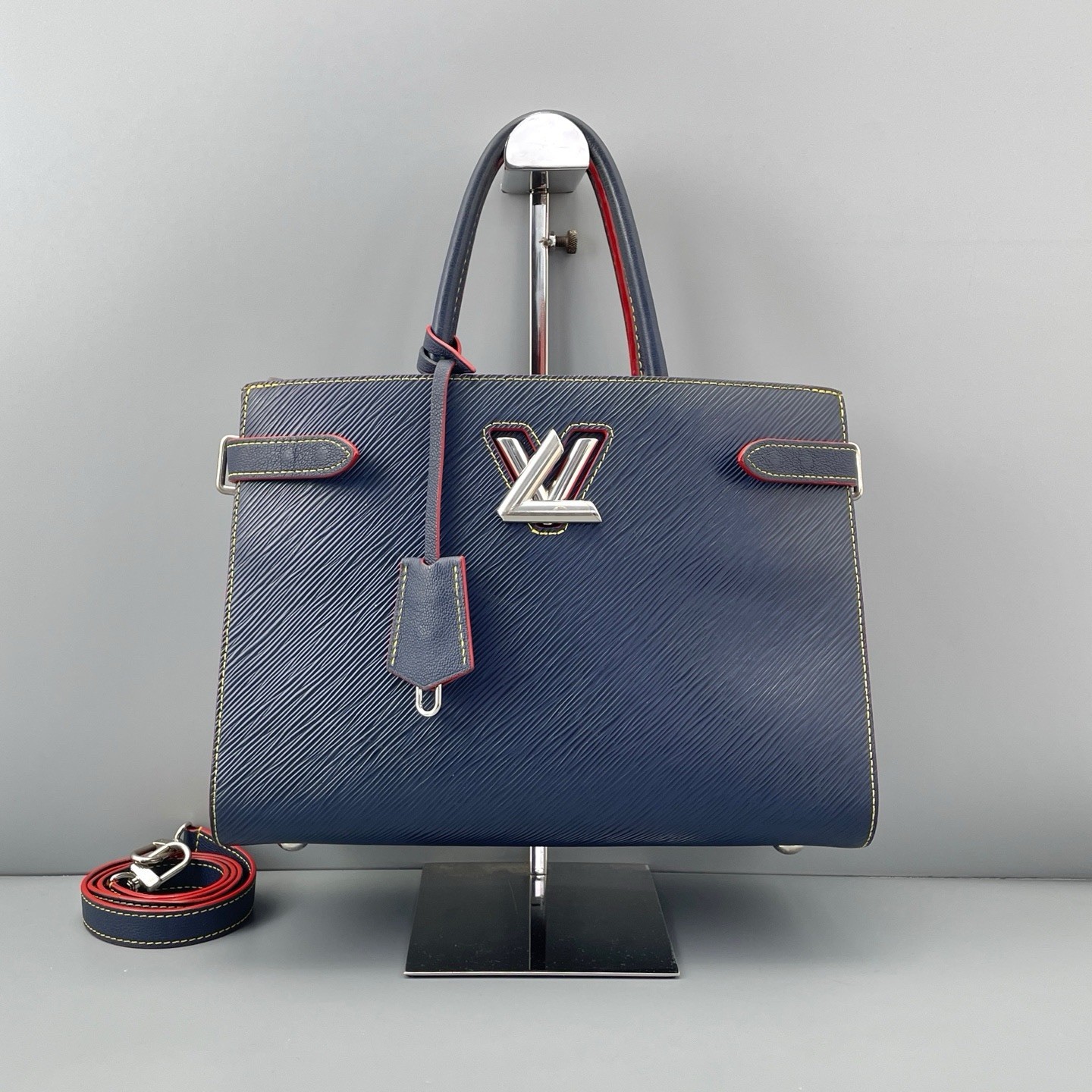 Authentic Pre-owned Louis Vuitton Twist Tote Blue Epi Leather Crossbody Bag