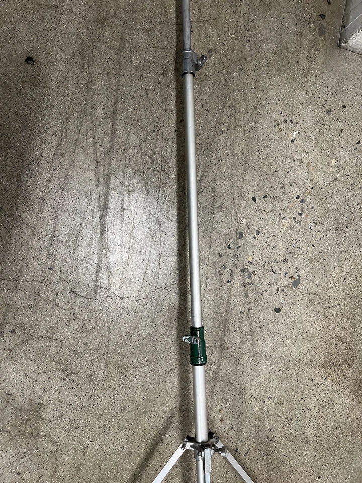 Vintage Matthews light stand. Read Description. Parts or Repair - Image 3 of 4