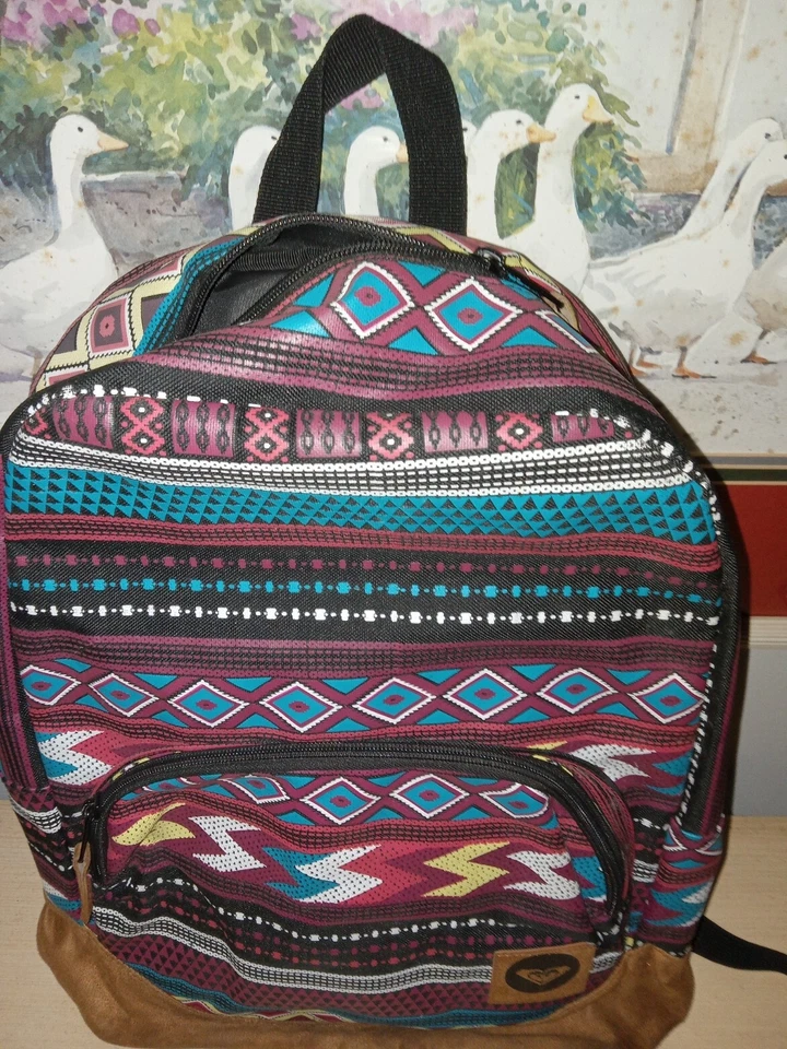 Mochila Roxy Nativa Estampado Azteca Tamaño Completo Imitación Gamuza Detalle Bolsillos Cremalleras Foto 3 de 4
