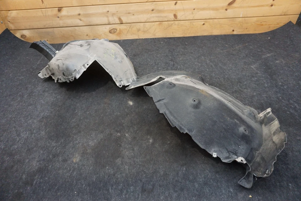 Juego guardabarros interior delantero derecho panel salpicaduras 51717185164 BMW 760i F02 2010-14 Foto 2 de 4