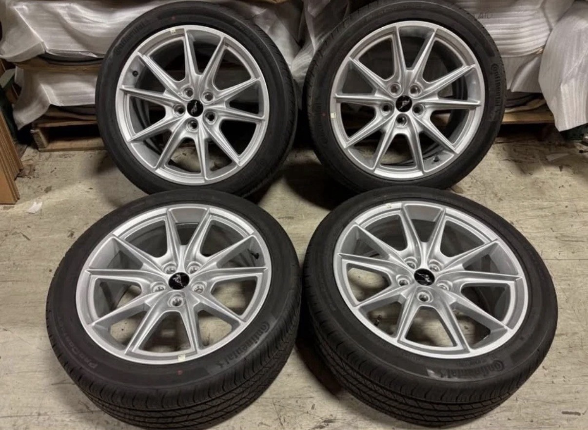 NEW OEM TAKE OFF 2025 Ford Mustang GT 19x8.5" Continental Pro WHEEL & TIRE SET