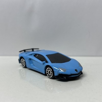 2015-2017 Lamborghini Aventador SV Collectible 1/64 Scale Diecast Diorama Model