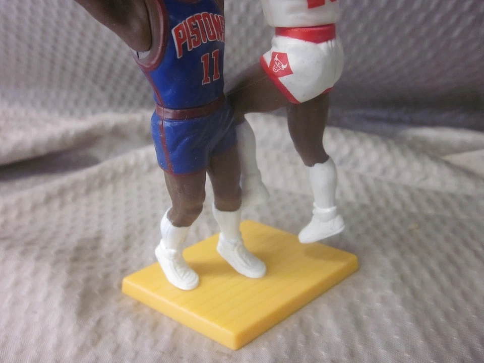 Kenner 1989 de colección alineación inicial Michael Jordan vs Isiah Thomas uno a uno Foto 3 de 4